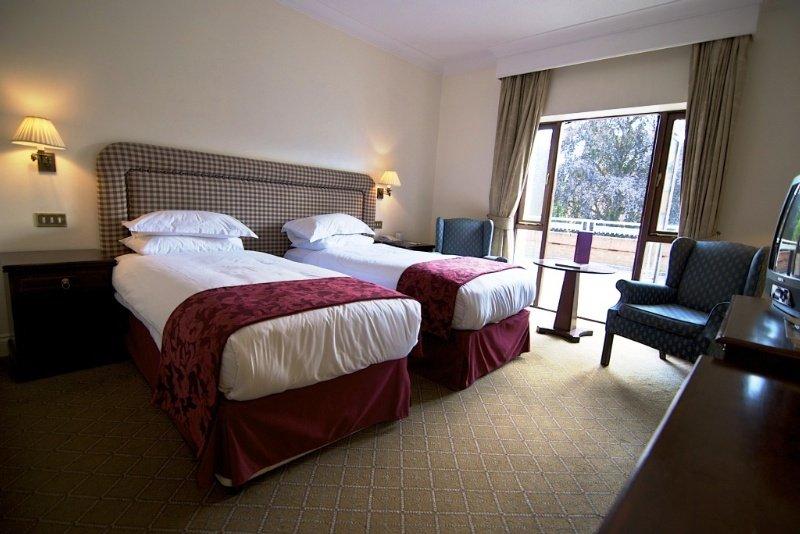 The Belfry Hotel & Resort Сътън Колдфийлд Екстериор снимка